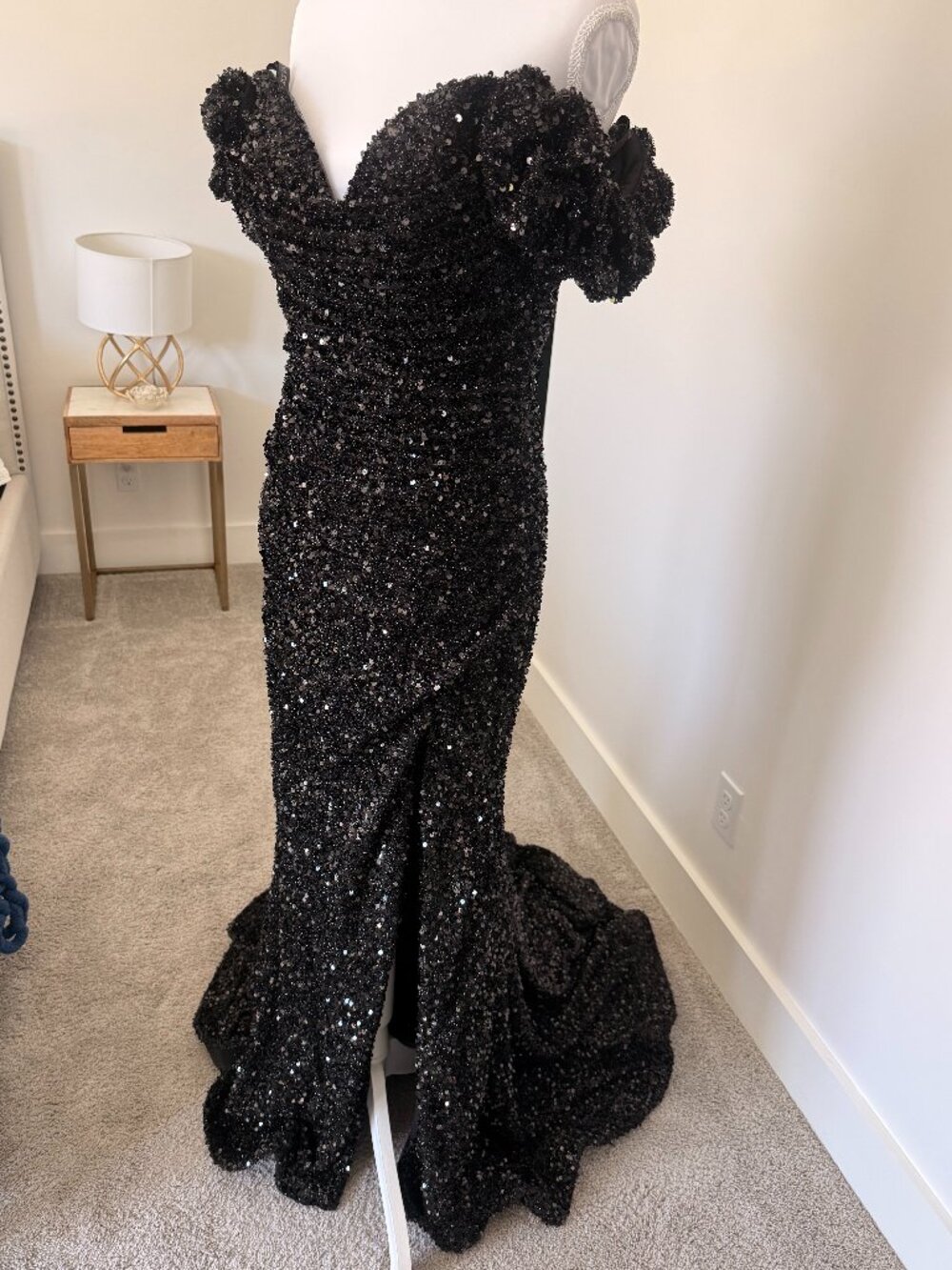 JVN Jovani Style # 37517A Size 6